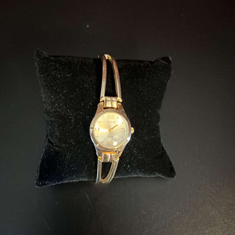 Decade wrist watch
